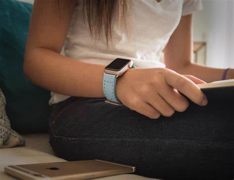 Exploring-Leather-Apple-Watch-Bands-Style-Disadvantages-Workout-and-Care Wristwatchstraps.co
