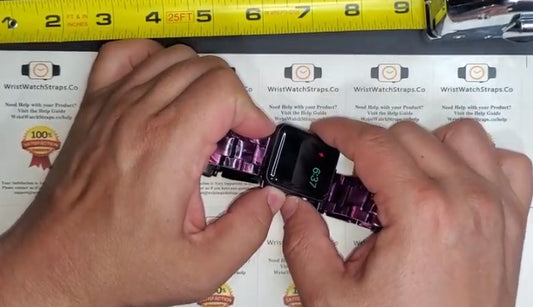 Adding-and-Removing-Resin-strap-for-Apple-Watch Wristwatchstraps.co
