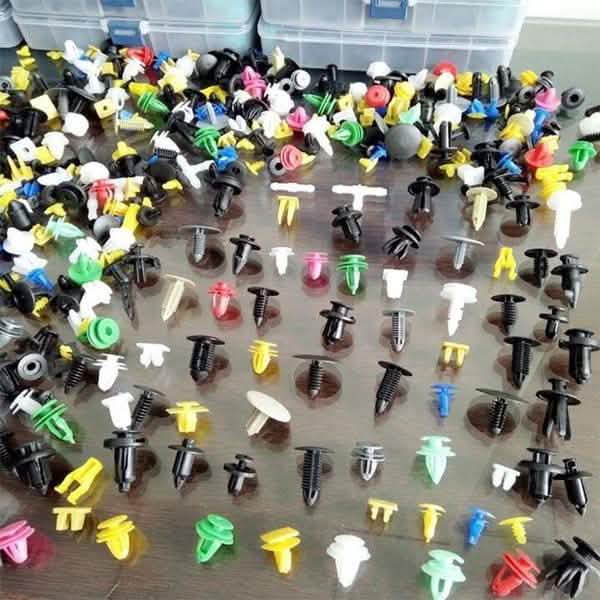 100-Piece: Universal Plastic Car Clips DailySale
