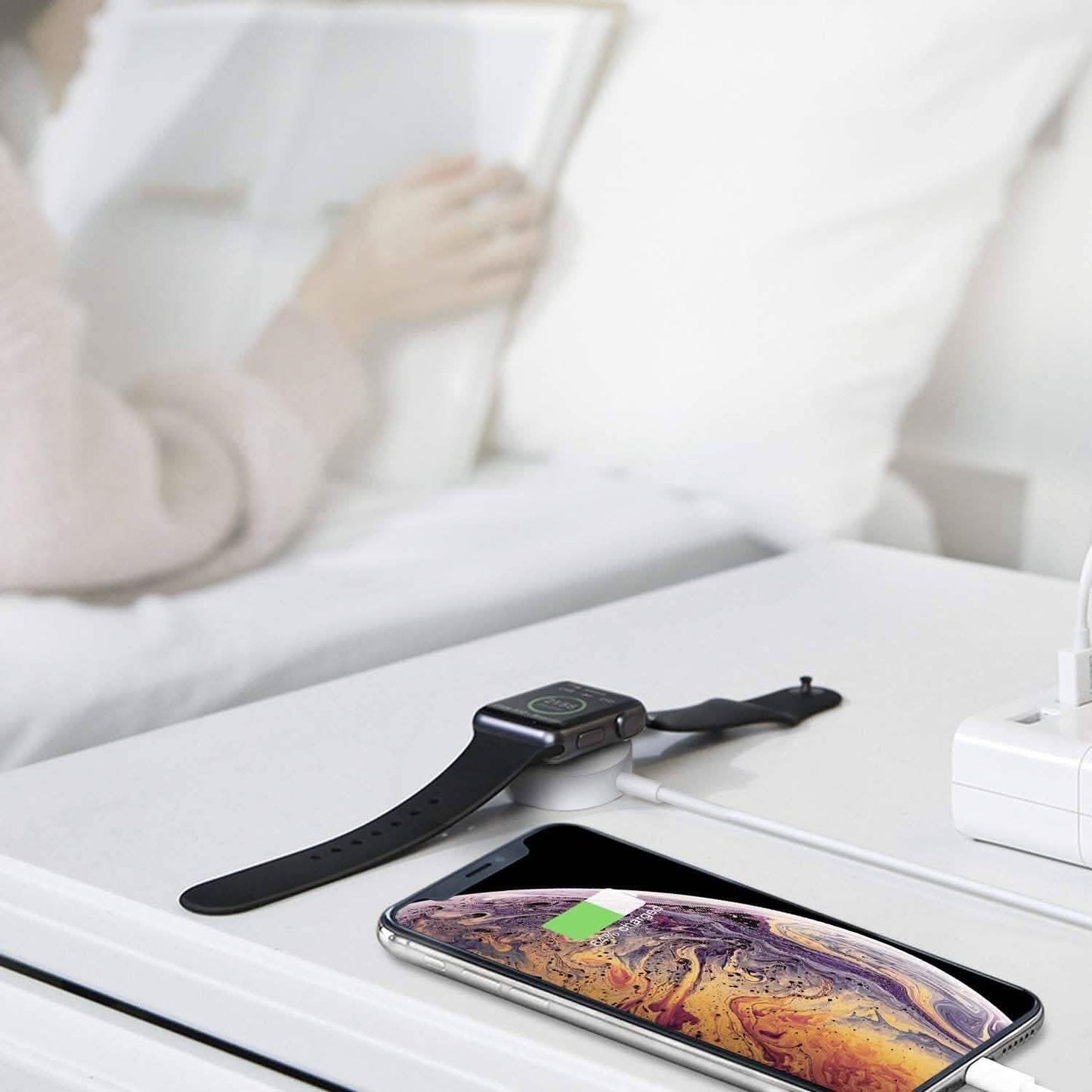 2 in 1 iPhone and Apple Watch Charger DailySale