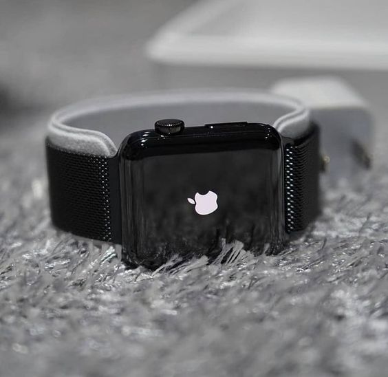Unveiling the Best Apple Watch Features for Traveling with WristWatchStraps.co