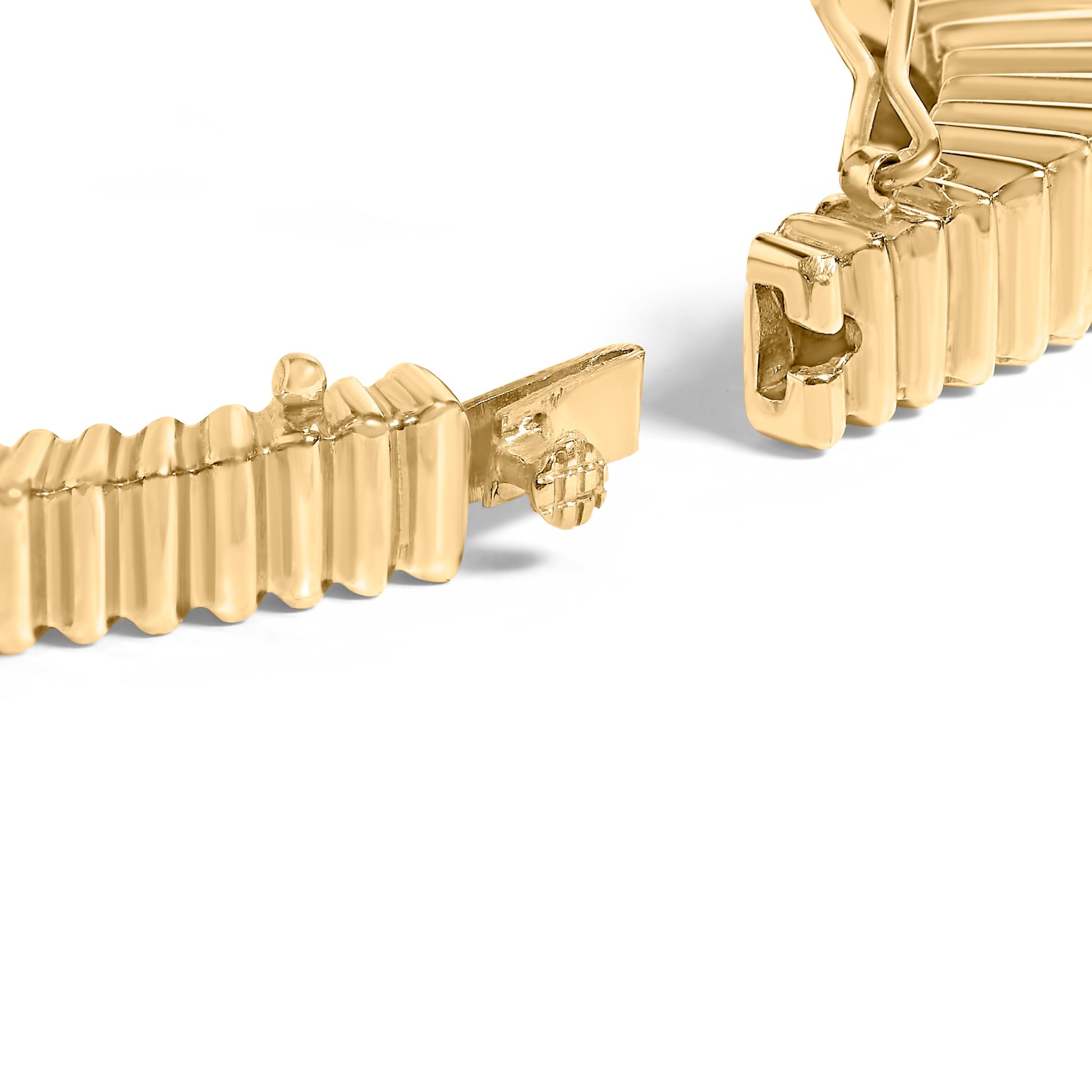 14K Yellow Gold 1 1/4 Cttw Diamond Ribbed Rounded Rectangle Bangle Bracelet (G-H Color, VS2-SI1 Clarity) - 7.75" Inches Bids.com