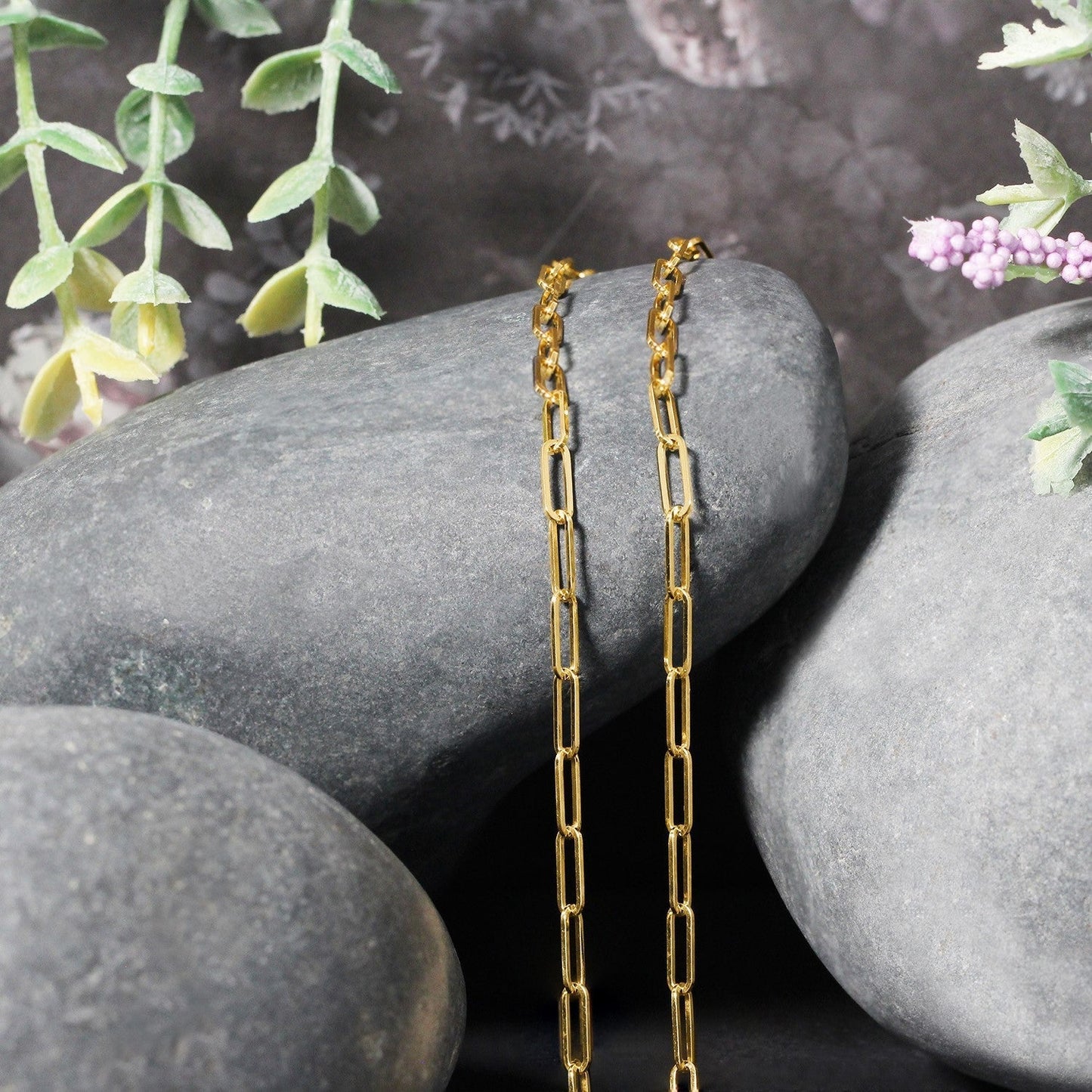 14K Yellow Gold Paperclip Chain (2.5mm) Bids.com