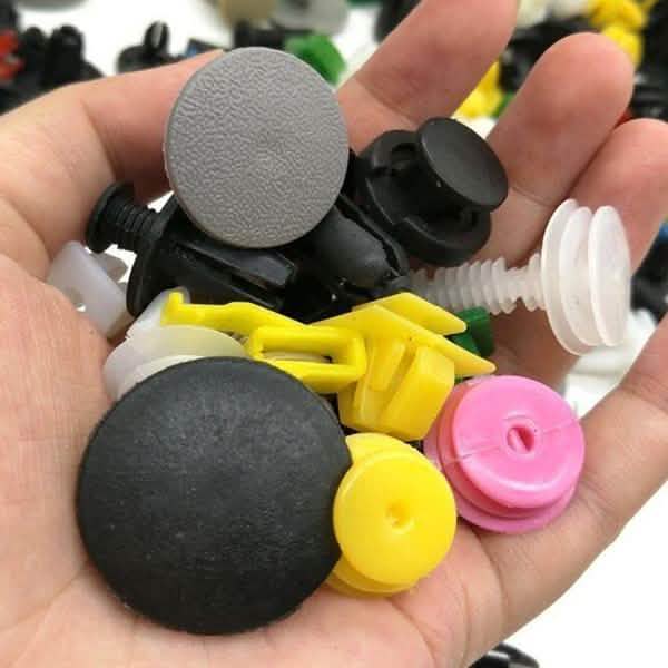 100-Piece: Universal Plastic Car Clips DailySale