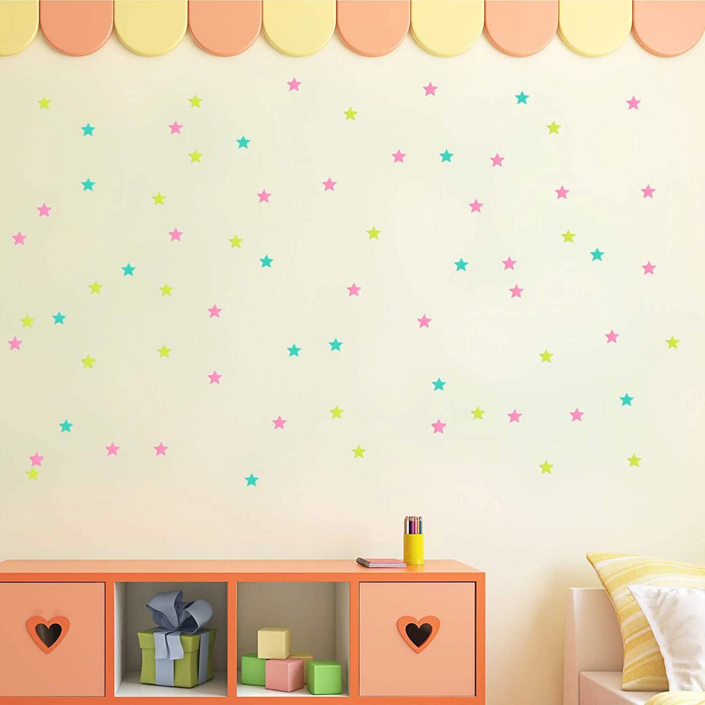 100-Pieces: Colorful Luminous Stars Plastic Wall Sticker DailySale