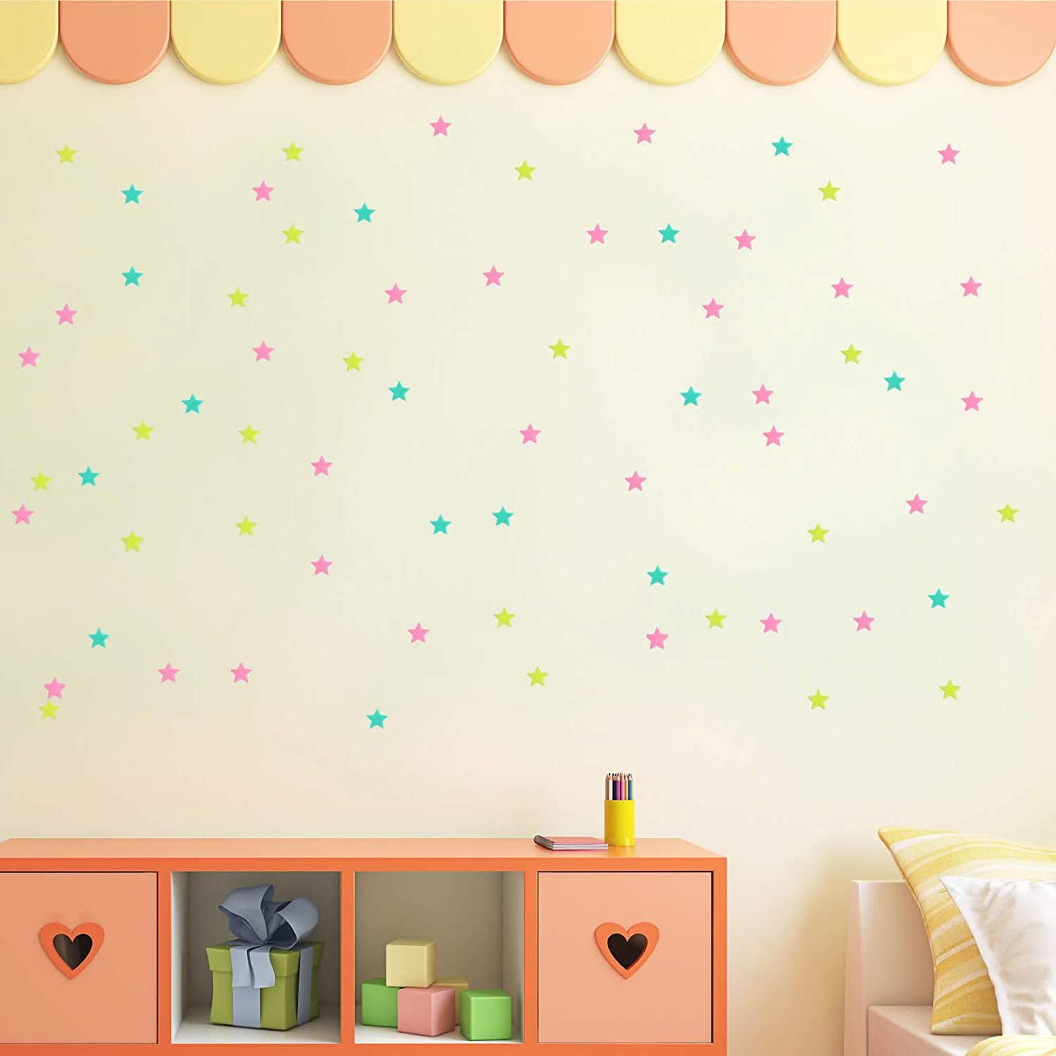 100-Pieces: Colorful Luminous Stars Plastic Wall Sticker DailySale