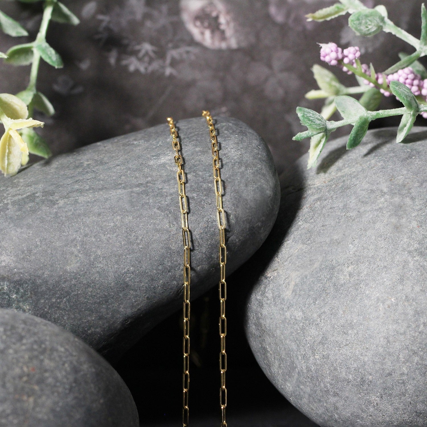 18K Yellow Gold Fine Paperclip Chain (1.50 mm) Bids.com
