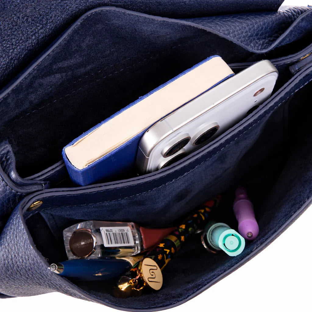 Carrera Arvelia Women’s Leather Bag – Floater Leather Shoulder & Top Handle Bag for Everyday Elegance | Minimal & Handcrafted Mizuri Leather