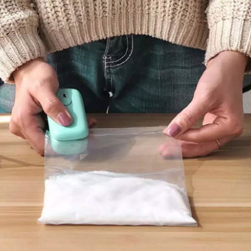 2-in-1 Heat Sealer and Cutter Mini Bag Sealer DailySale