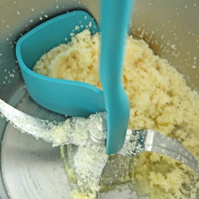 2-Pack: Rotary Scraper Rotating Spatula Scooping Portioning Food Processor DailySale