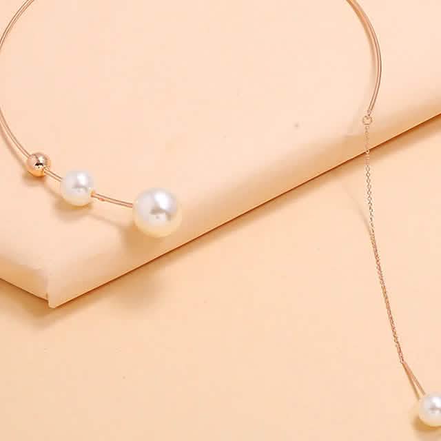 2-Piece: Women's Chic Geometric Necklace DailySale