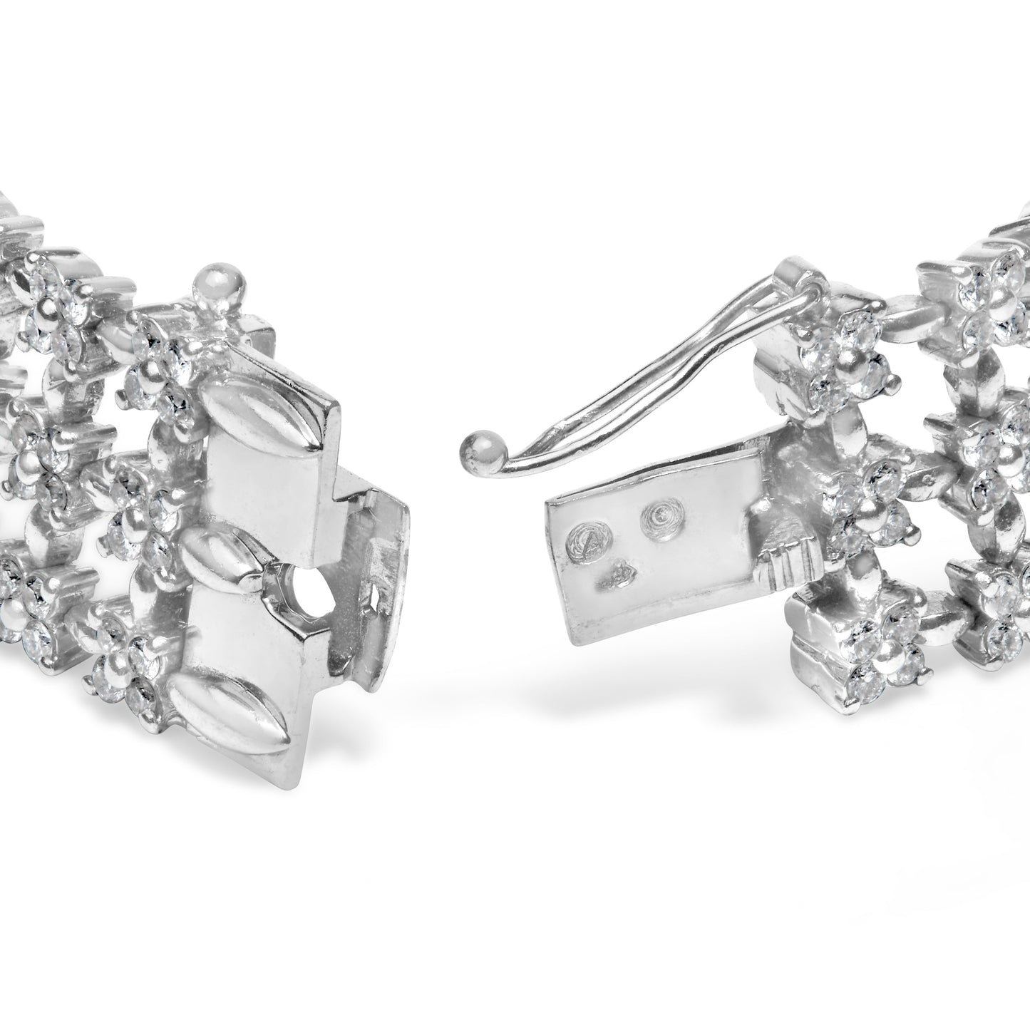 18K White Gold 7 1/2 Cttw Diamond 3 Row Floral Link Bracelet (G-H Color, VS1-VS2 Clarity) - 7 " Inches Bids.com