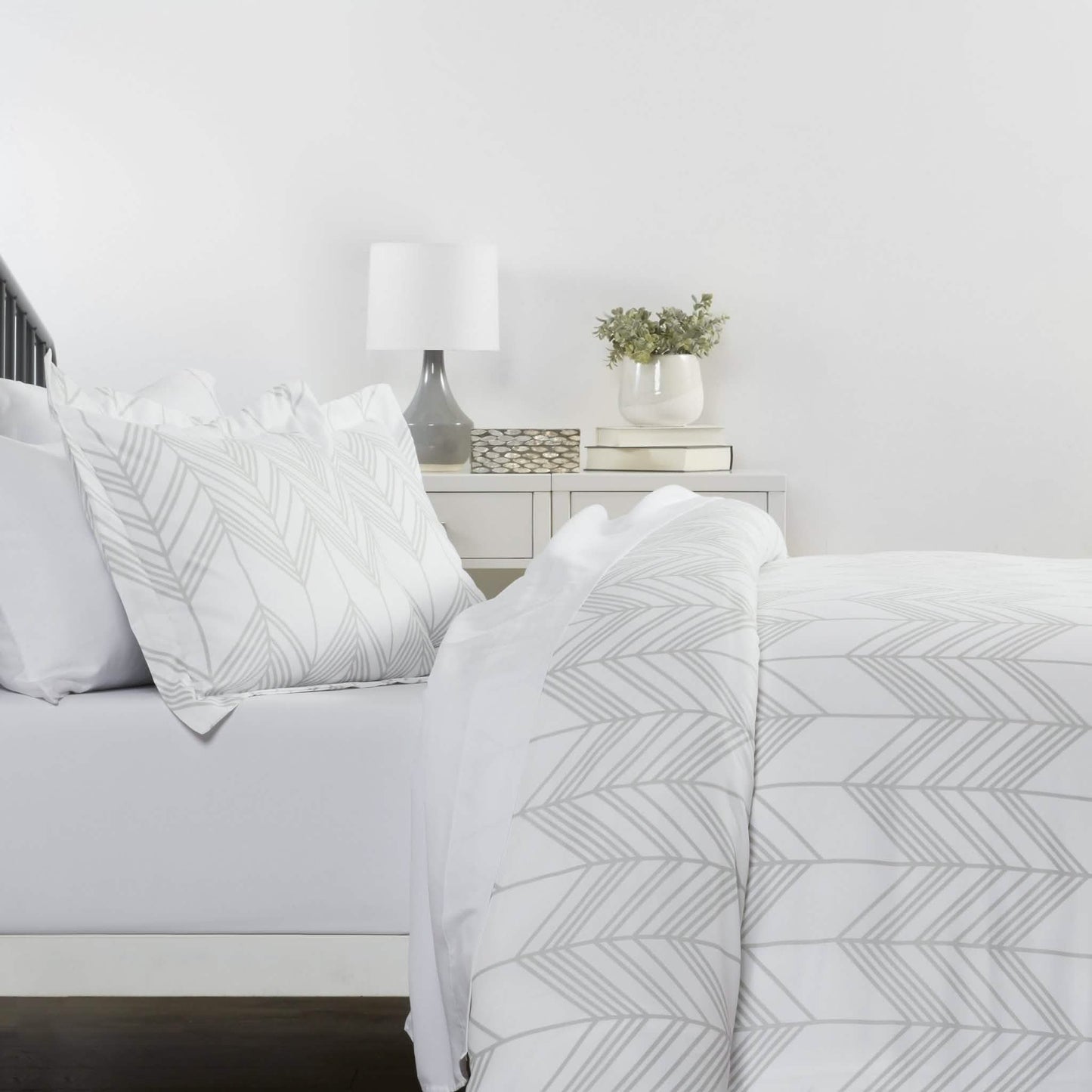 3-Piece: Alps Chevron Patterned Duvet Cover Set DailySale