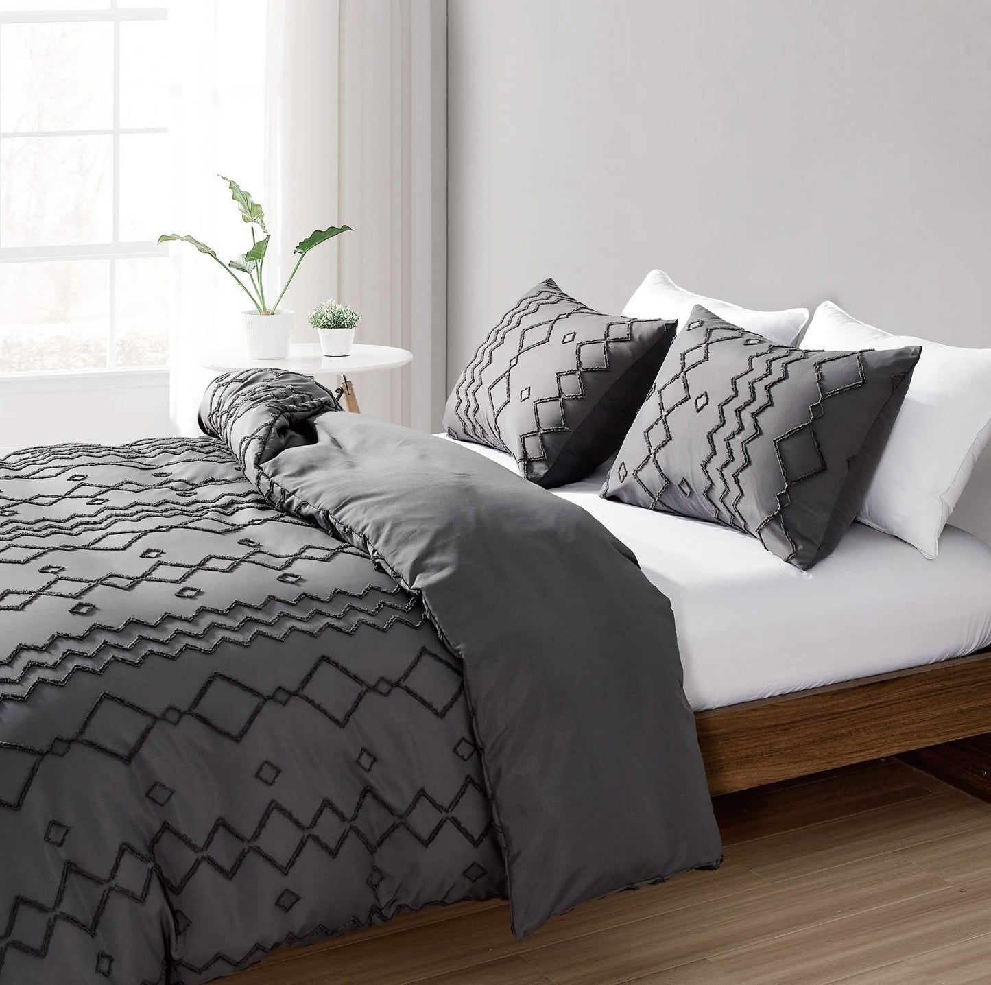 3-Piece Set: Bibb Home Tufted Clipped Duvet Cover DailySale