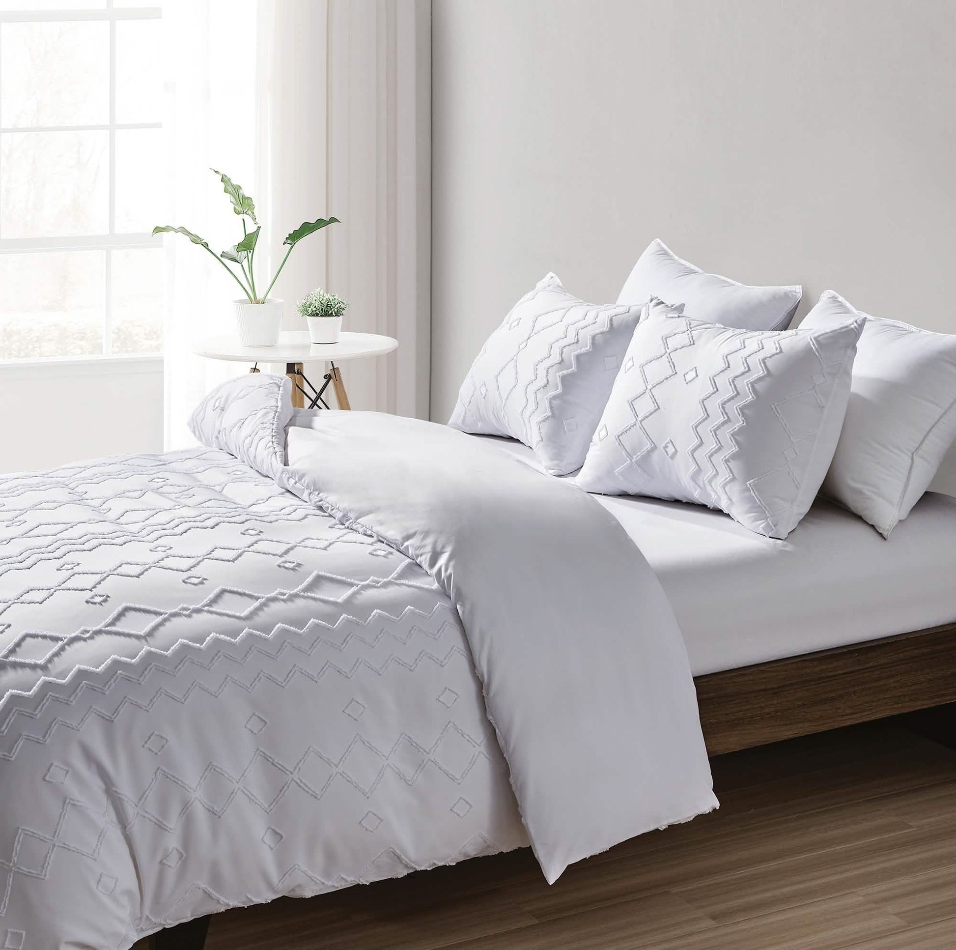 3-Piece Set: Bibb Home Tufted Clipped Duvet Cover DailySale
