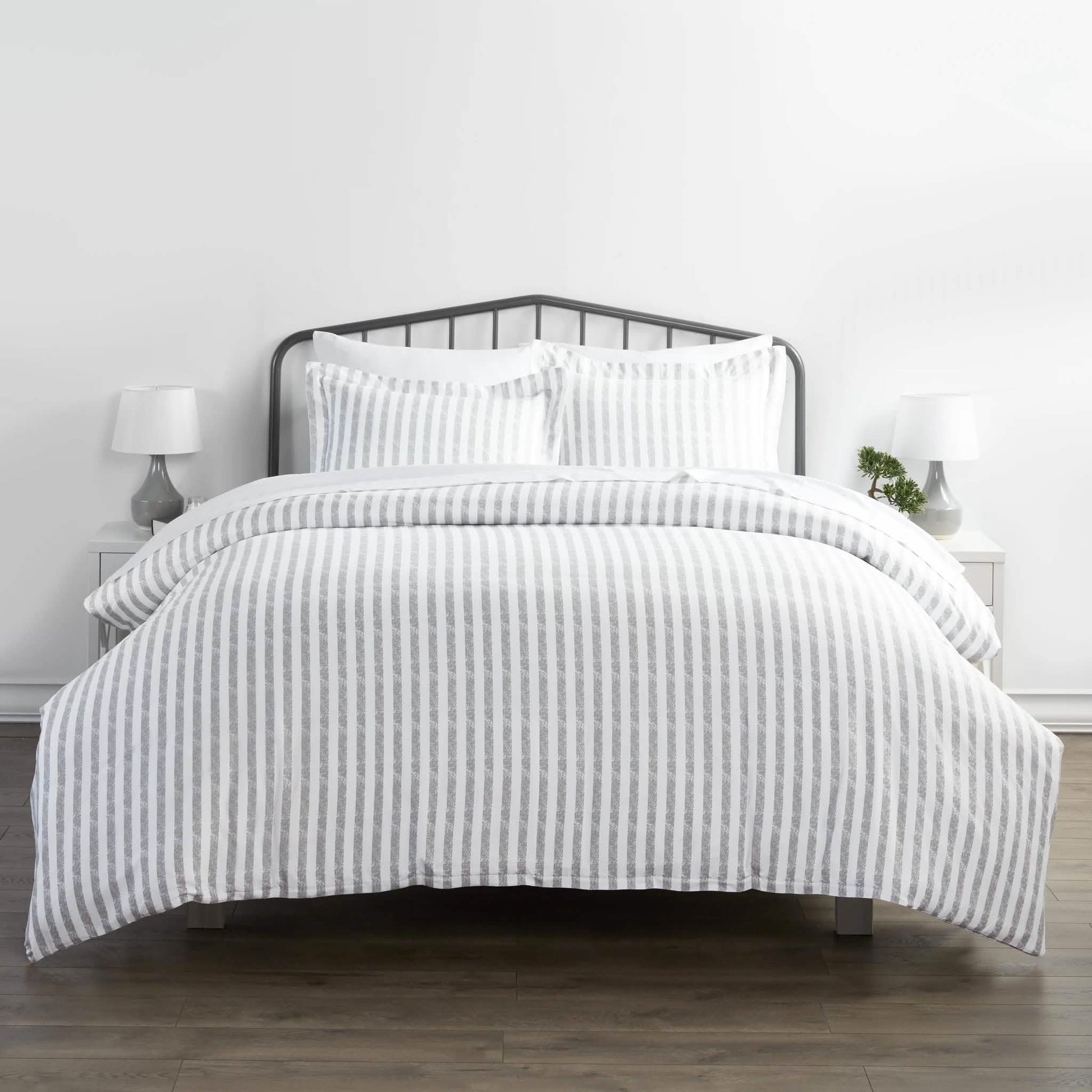 3-Piece Set: Rugged Stripes Patterned Duvet Cover DailySale