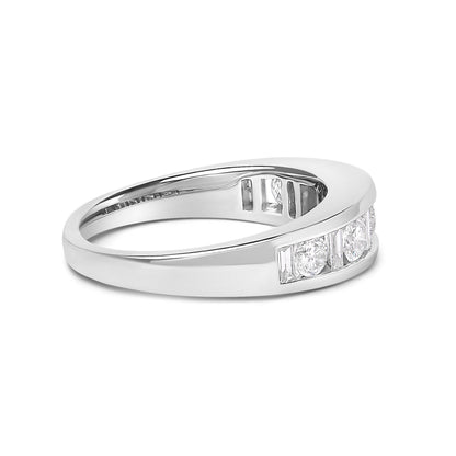 14K White Gold Alternating 1.0 Cttw Round and Baguette Diamond Channel Band Ring Bids.com