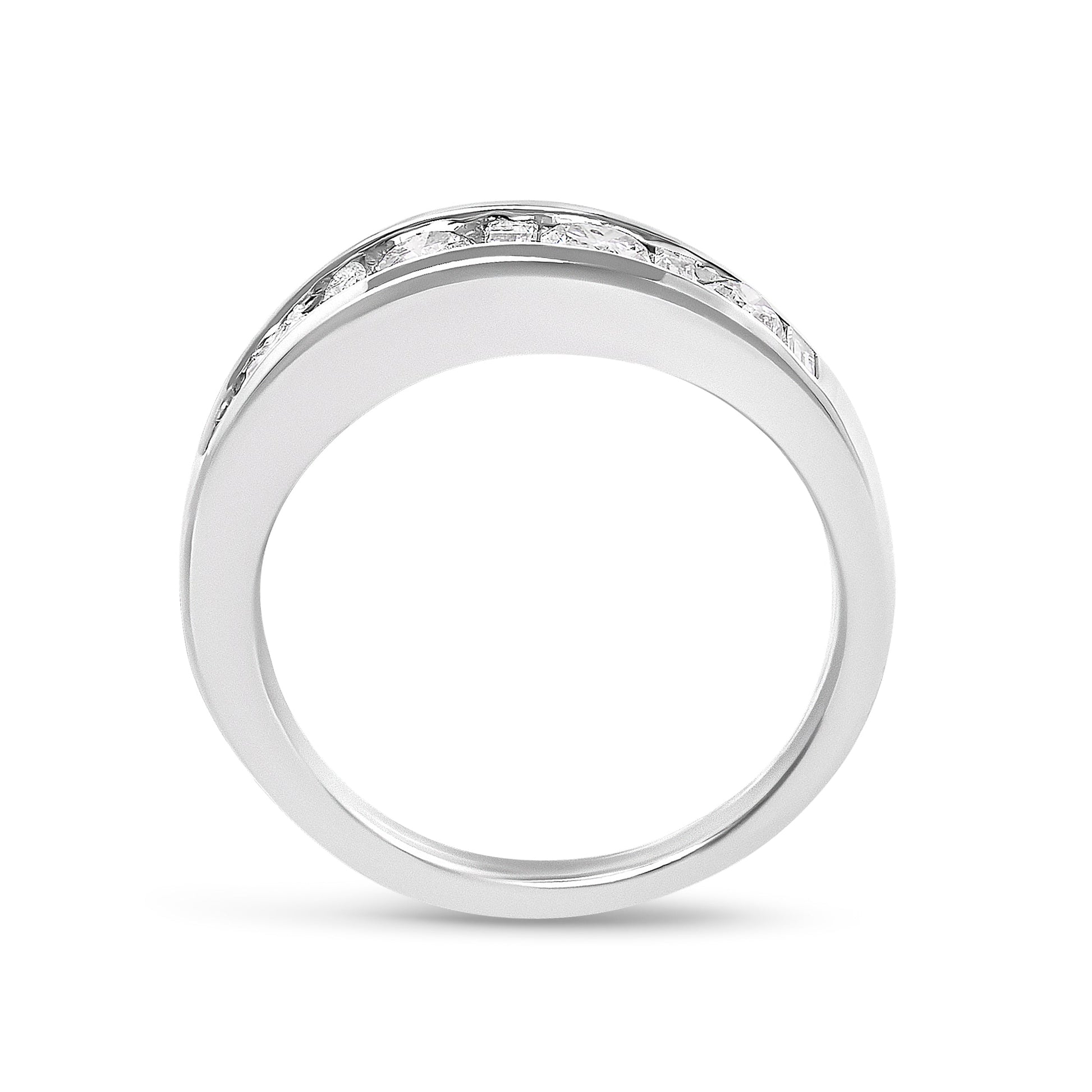 14K White Gold Alternating 1.0 Cttw Round and Baguette Diamond Channel Band Ring Bids.com