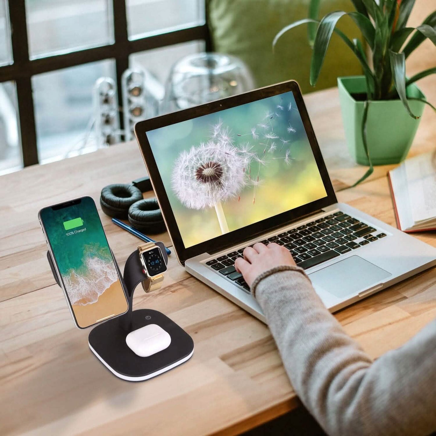 4-in-1 Magnetic Wireless Charging Station Dock DailySale