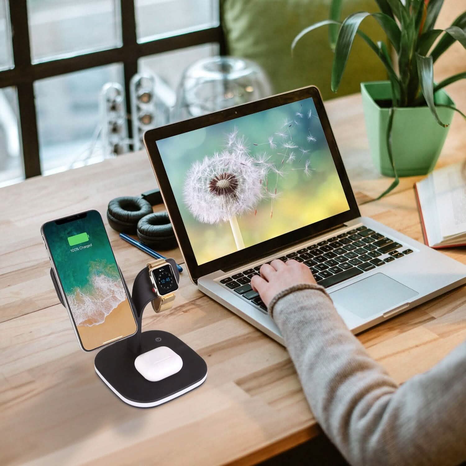 4-in-1 Magnetic Wireless Charging Station Dock DailySale