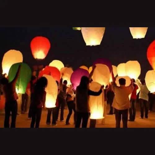 4-Pack: Chinese Paper Flying Sky Lanterns DailySale
