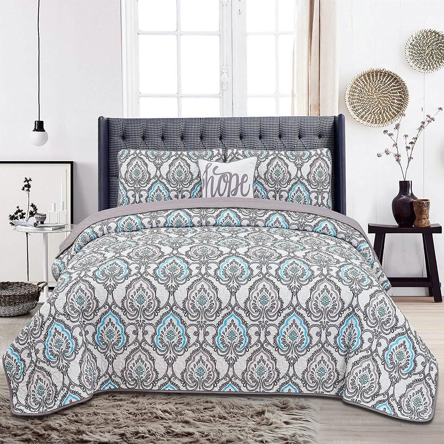 4-Piece: Reversible Quilt Set - Assorted Styles DailySale