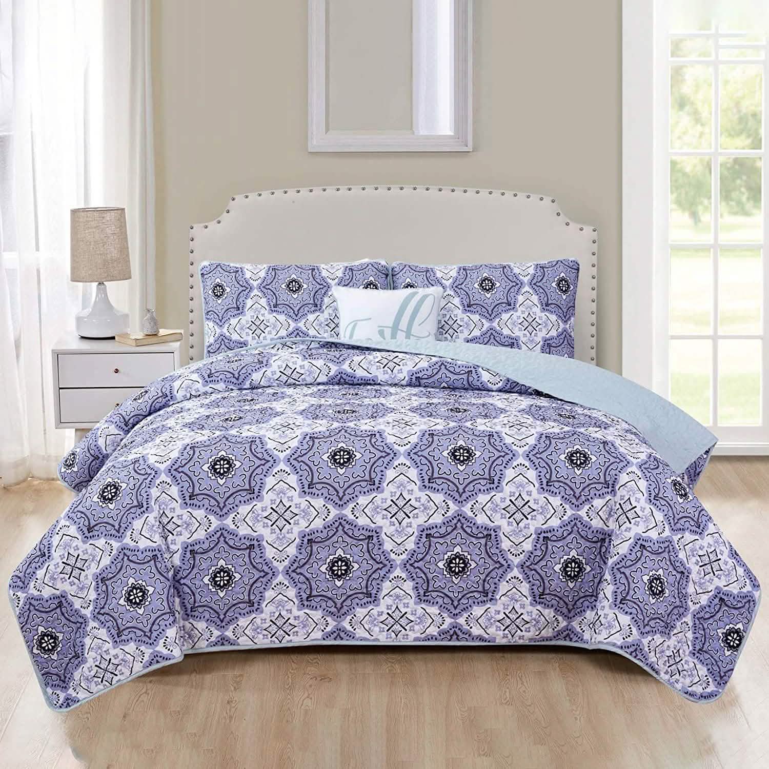 4-Piece: Reversible Quilt Set - Assorted Styles DailySale