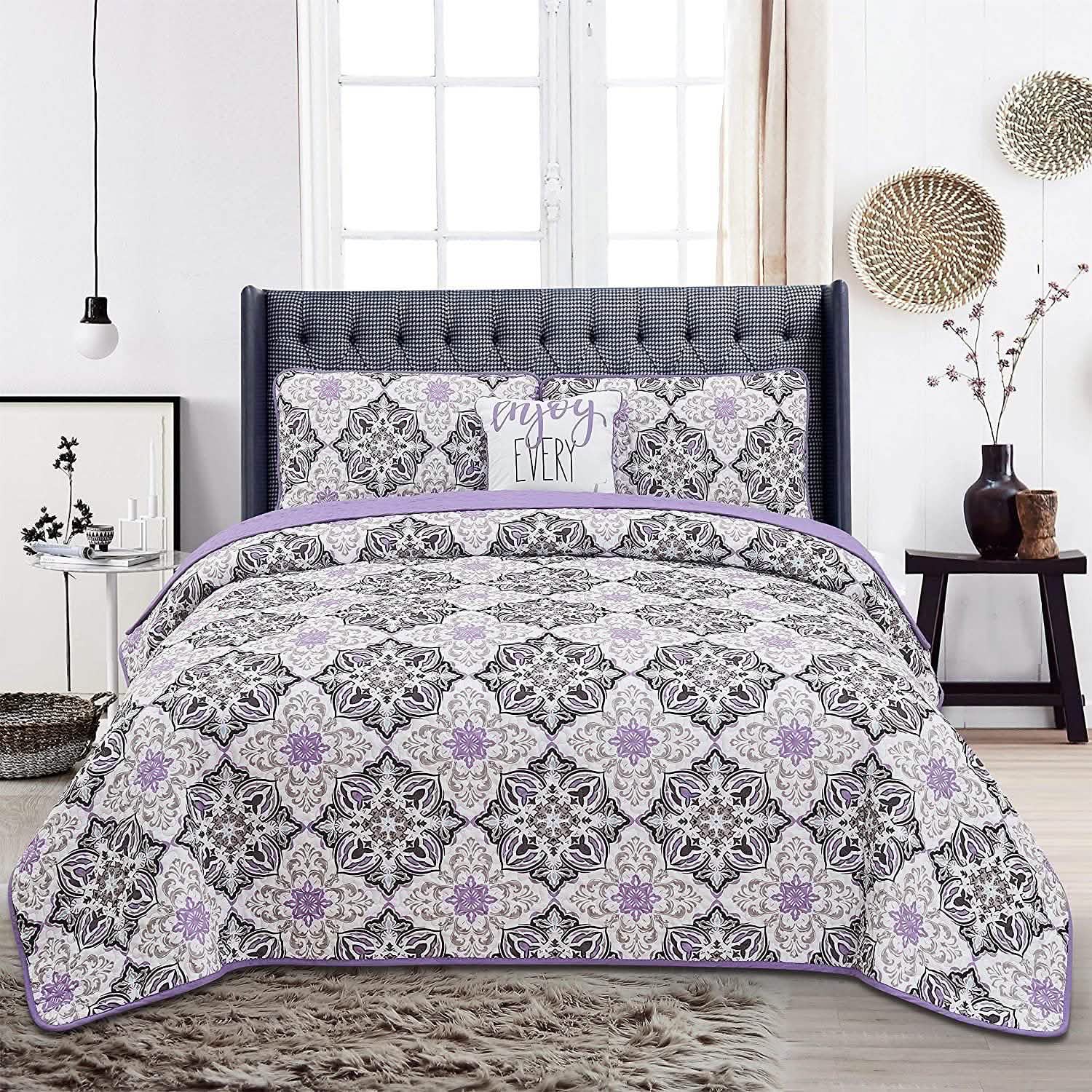4-Piece: Reversible Quilt Set - Assorted Styles DailySale