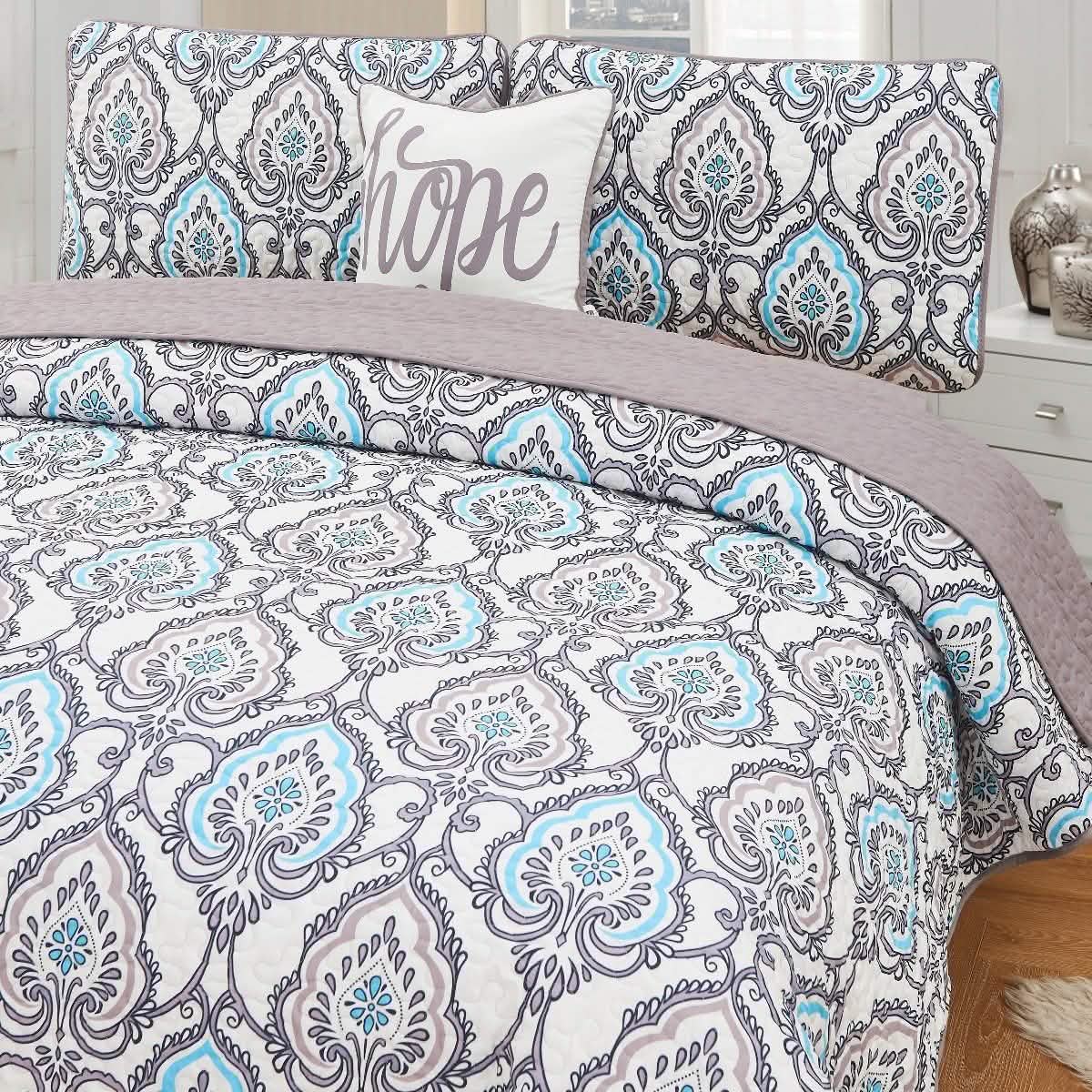 4-Piece Set: Printed Pattern Quilt Set DailySale