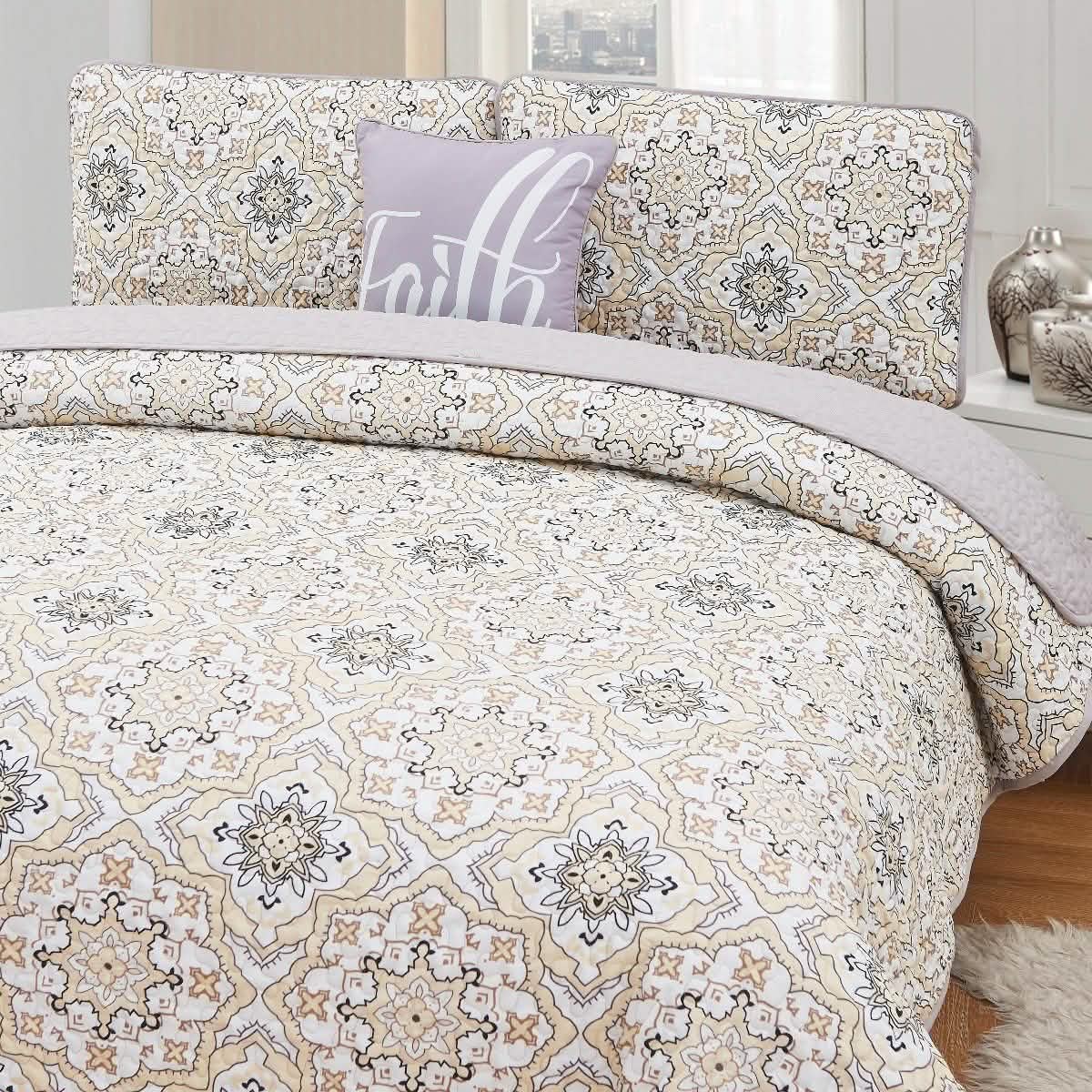 4-Piece Set: Printed Pattern Quilt Set DailySale