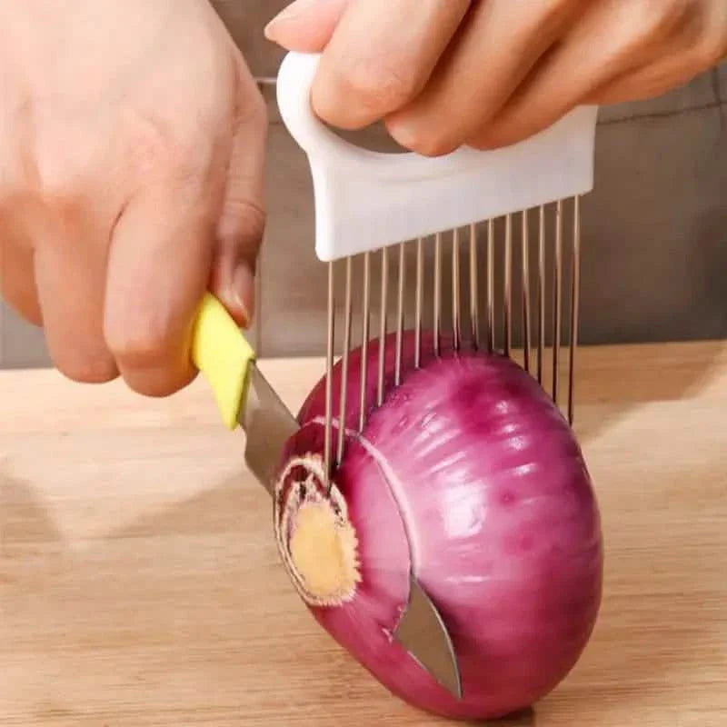 4-Pieces: All-In-One Onion Holder Slicer Set DailySale