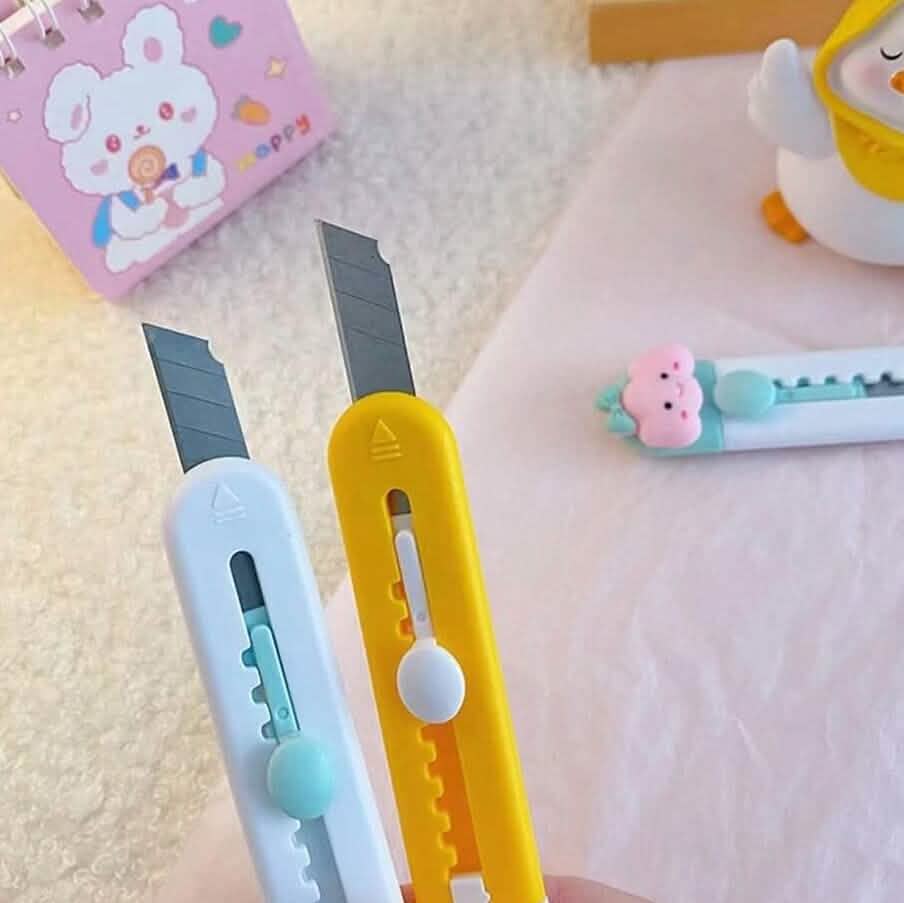 4-Pieces: Retractable Mini Art Cutter DailySale