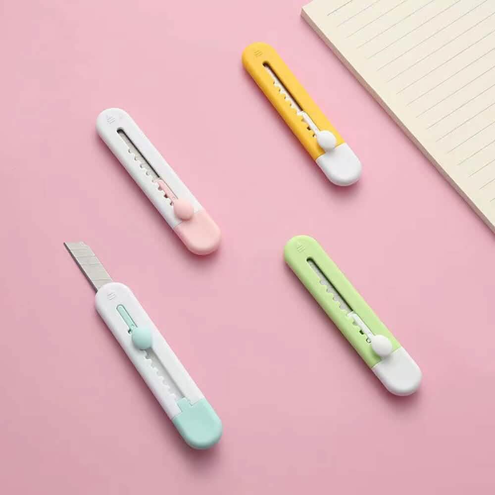 4-Pieces: Retractable Mini Art Cutter DailySale