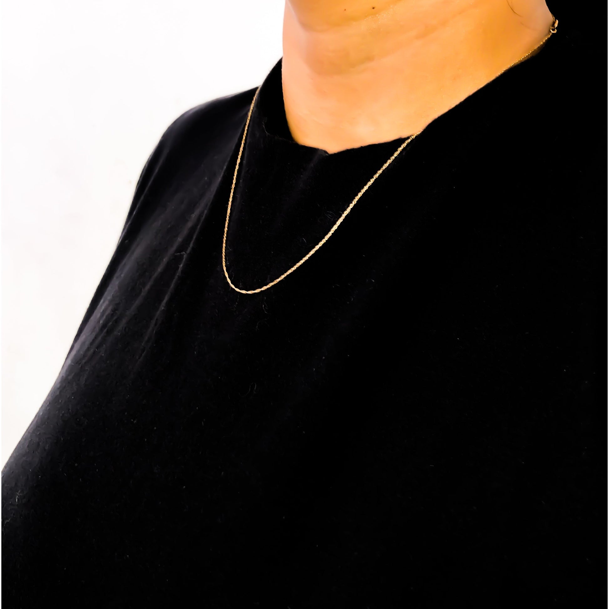 Solid 10K Yellow Gold 0.5mm Slim and Dainty Unisex 18" Rope Chain Necklace Bids.com