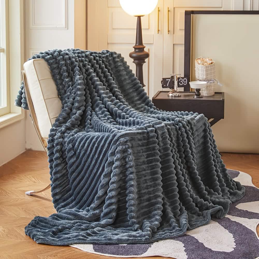 Ultra-Soft Double-Sided Fleece Blanket – Gray (All-Season) DailySale