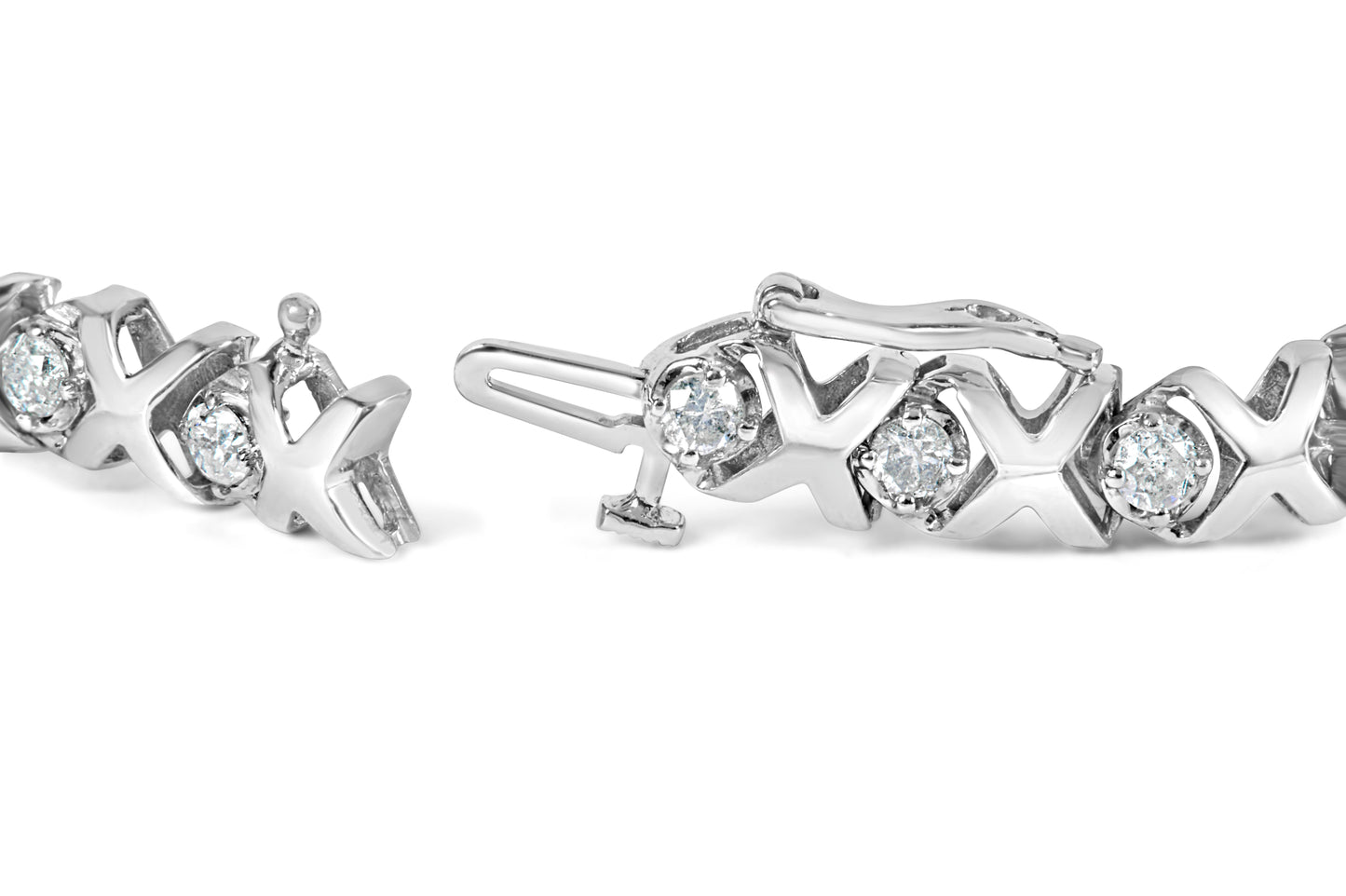 10k White Gold 2.00 Cttw Round-Cut Diamond "XOXO" Link 7" Bracelet (I-J Color, I2-I3 Clarity) Bids.com