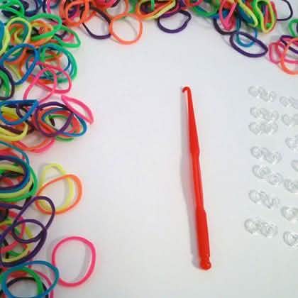 626 Piece Set Colorful Loom Bandz and Tools DailySale