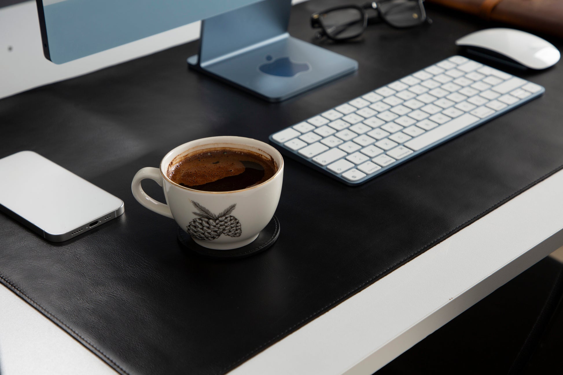 Natural Leather Desk Mat (91 cm x 48 cm) Mizuri Leather