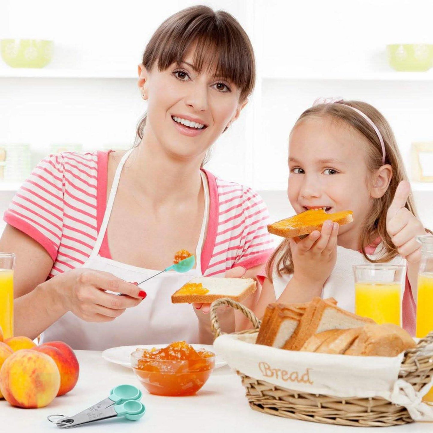 8-Piece Set: Plastic Measuring Spoon Cups DailySale