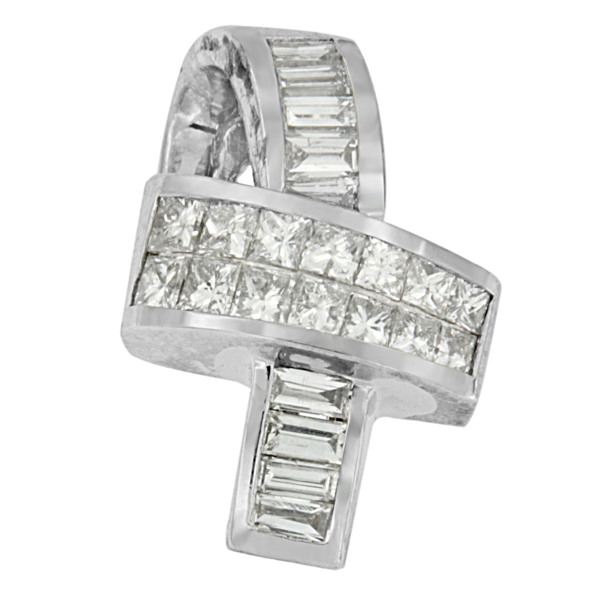 14K White Gold 2 cttw Princess and Baguette Cut Diamond Ribbon Pendant Necklace (H-I, SI-SI2) Bids.com
