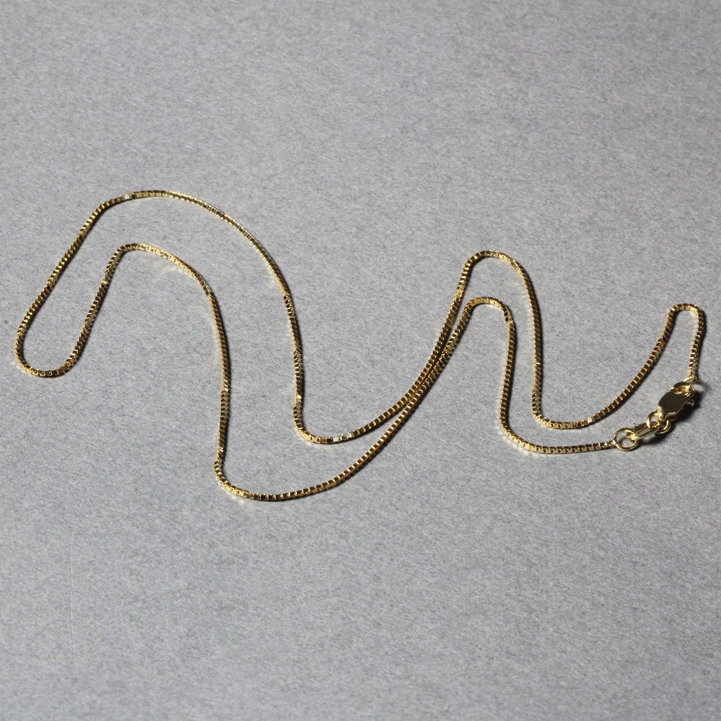 14k Yellow Gold Classic Box Chain 0.7mm Bids.com