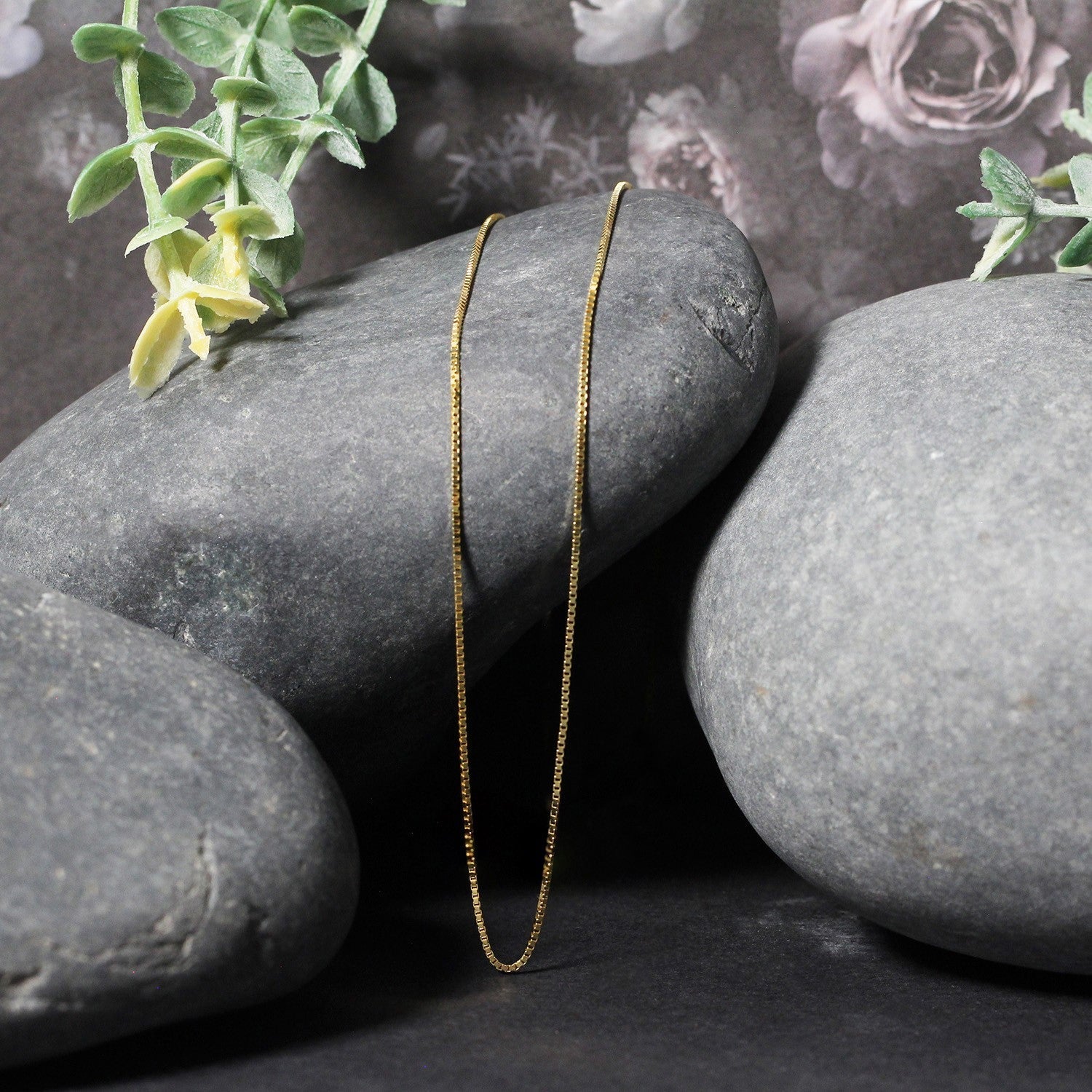 14k Yellow Gold Classic Box Chain 0.7mm Bids.com