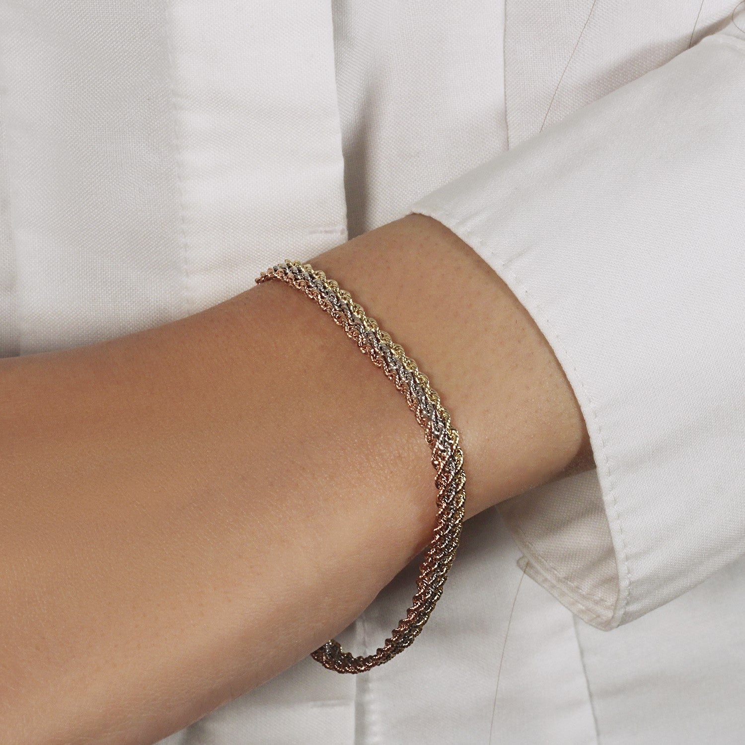 10k Tri-Toned Gold Multi-Strand Rope Chain Bracelet (6.35 mm) Bids.com