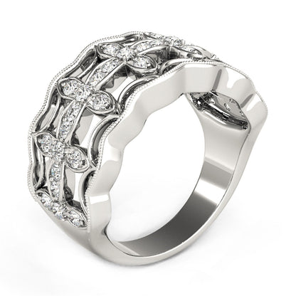 Diamond Studded Four Leaf Clover Motif Ring in 14k White Gold (1/4 cttw) Bids.com