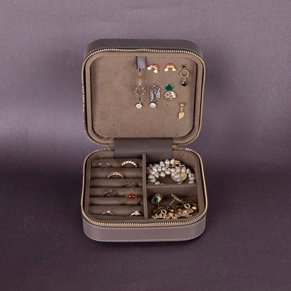 Amanda Leather Jewelry Box, Large Mizuri Leather