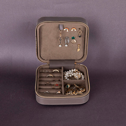 Amanda Leather Jewelry Box, Large Mizuri Leather