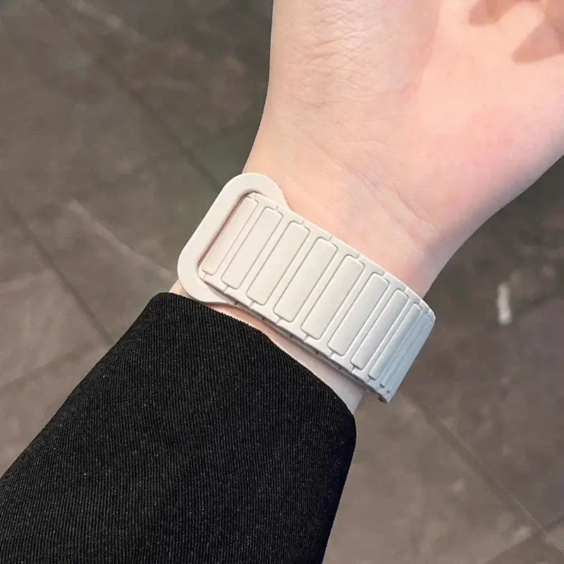 Amazfit Sport Magnetic Silicone Band - Durable Quick-Release Watch Strap BandsCo Straps