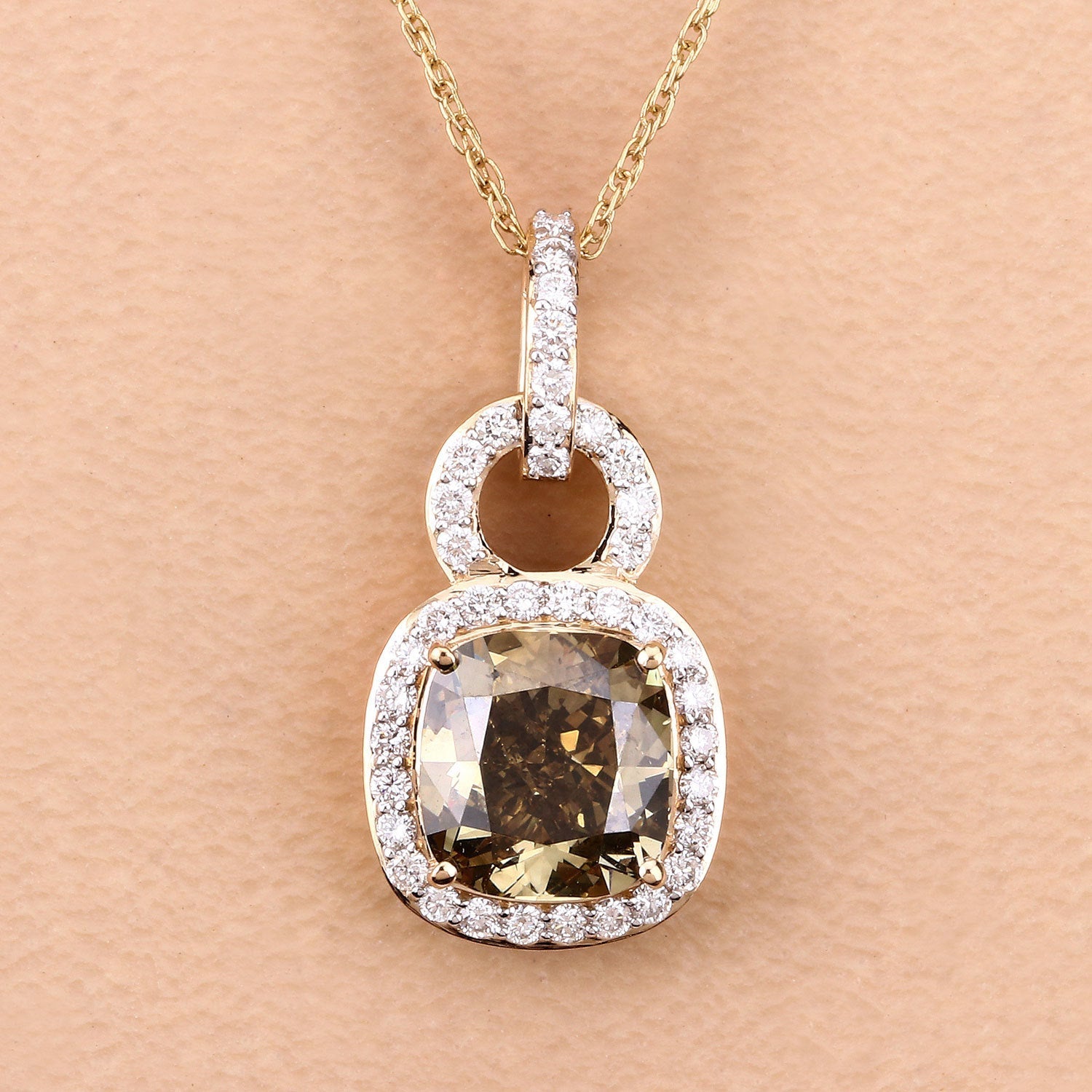 IGI Certified 2.50 Carat Genuine Brown Diamond Center and 0.31cttw White Diamond 18K Yellow Gold Pendant (2.81cttw) Bids.com