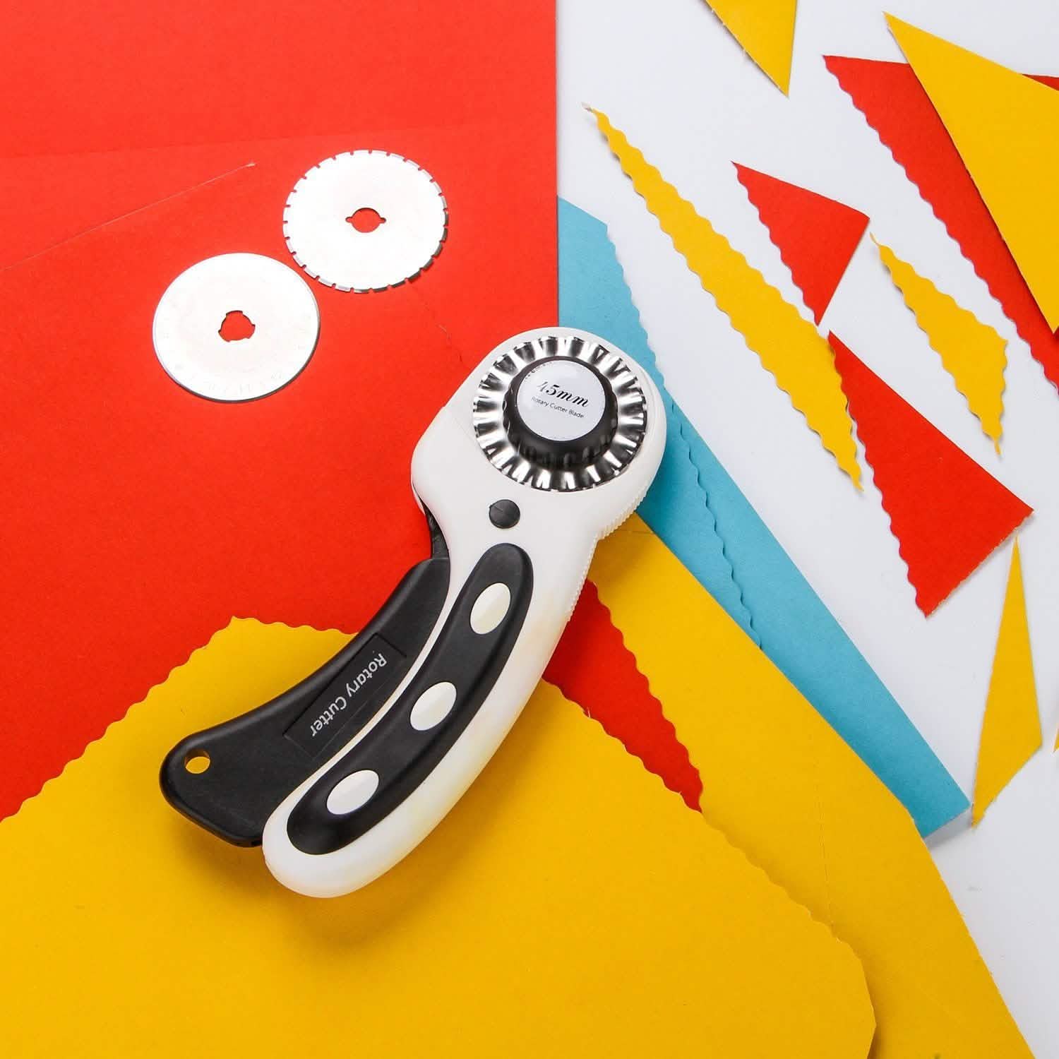 AGPtek 45mm Rotary Cutter with 7 Replacement Rotary Blades and Safety Lock DailySale