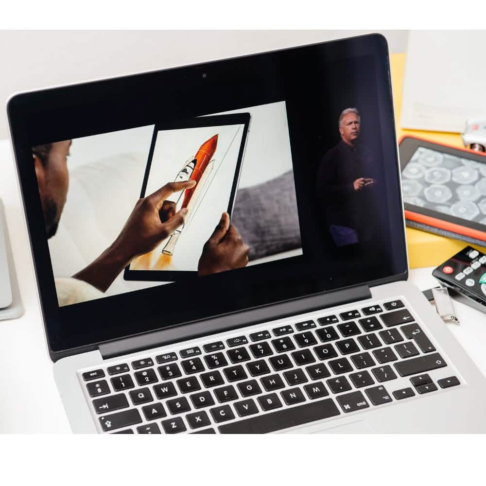 Apple MacBook Pro 2015 15-inch i7 2.2GHz 16RAM 256GB (Refurbished) DailySale